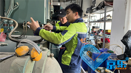 中央空調(diào)清洗全攻略 消除異味細菌 企業(yè)節(jié)能15%的專業(yè)解決方案