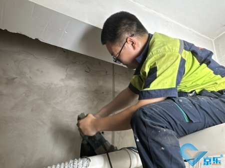 中央空調(diào)冷凝器進水維修
